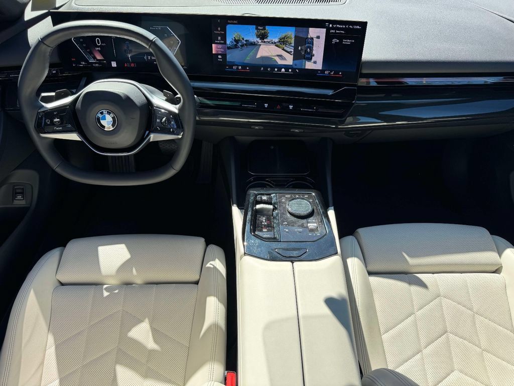 Certified 2024 BMW 530i xDrive w/ Premium Package AWD/4WD image 15