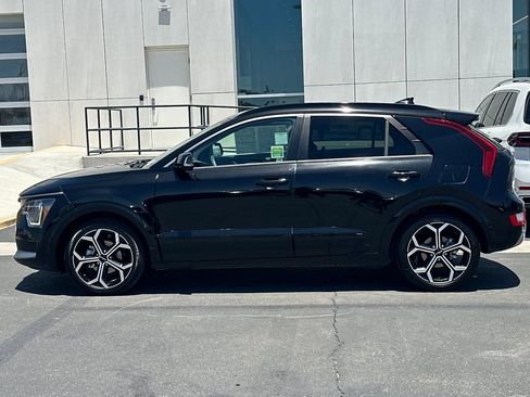 Used 2023 Kia Niro EX Touring FWD image 6