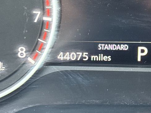 Used 2023 Nissan Pathfinder SL w/ SL Premium Package image 16