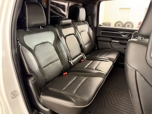 Used 2019 RAM 1500 Laramie AWD/4WD image 39