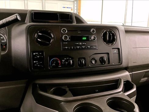 Used 2014 Ford E-350 and Econoline 350 XLT RWD image 7