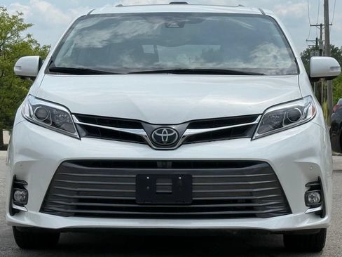 Used 2018 Toyota Sienna Limited Premium FWD image 9