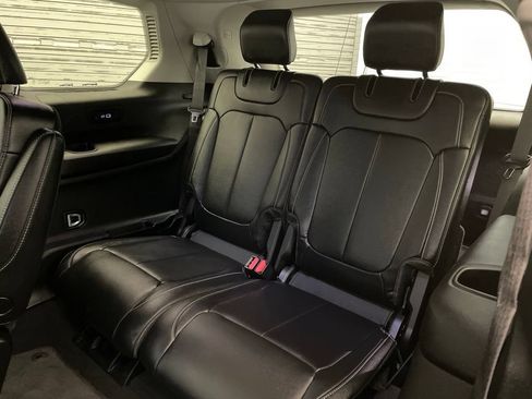 Certified 2024 Jeep Grand Cherokee L Limited RWD image 21