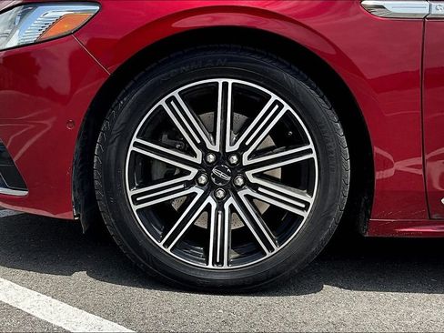 Used 2017 Lincoln Continental Reserve w/ Technology Package FWD image 8