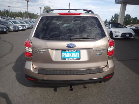 Used 2015 Subaru Forester 2.5i Premium AWD/4WD image 4