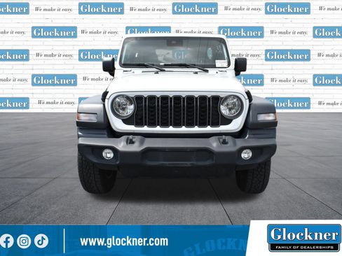 Used 2025 Jeep Wrangler Unlimited Sport AWD/4WD image 2