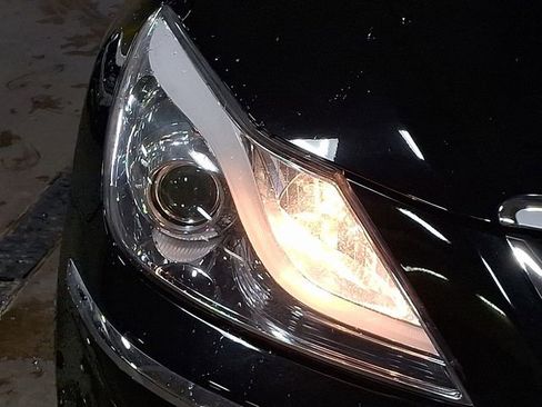 Used 2012 Hyundai Genesis 4.6 image 9