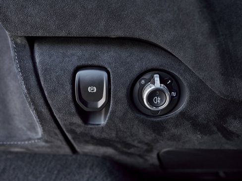 Used 2024 McLaren 750S Spider image 47