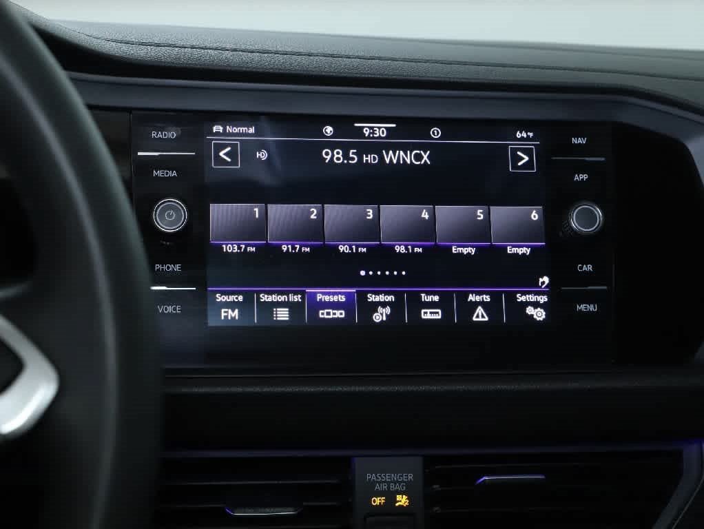 Used 2024 Volkswagen Jetta SEL FWD image 25