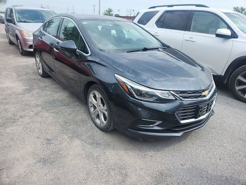 Used 2017 Chevrolet Cruze Premier FWD image 4