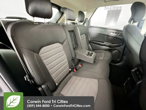 Used 2016 Ford Edge SE image 15