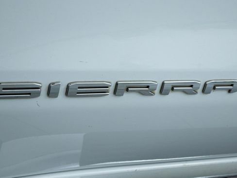 Used 2022 GMC Sierra 1500 SLT w/ SLT Premium Package AWD/4WD image 29