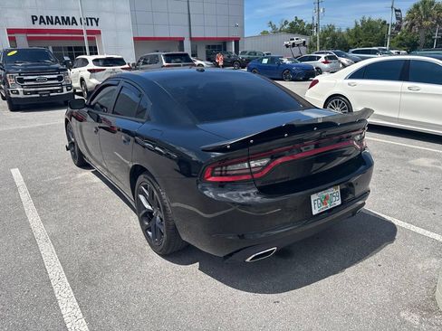Used 2022 Dodge Charger SXT w/ Blacktop Package RWD image 9