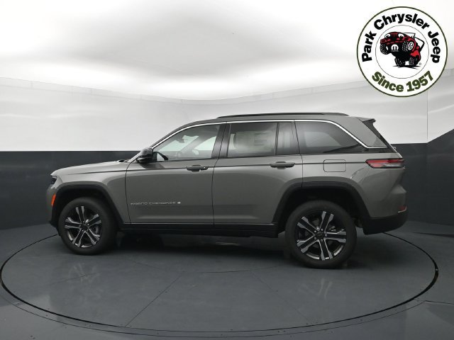 New 2027 Jeep Grand Cherokee Limited AWD/4WD image 3