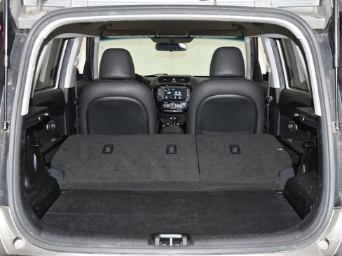 Used 2019 Kia Soul ! image 29