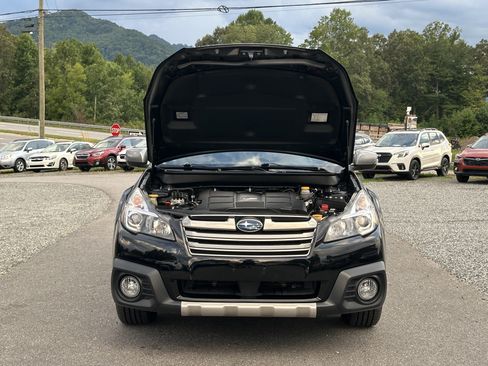 Used 2013 Subaru Outback 3.6R Limited w/ Special Appearance Pkg AWD/4WD image 19