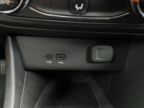 Used 2025 Buick Encore GX Preferred image 23