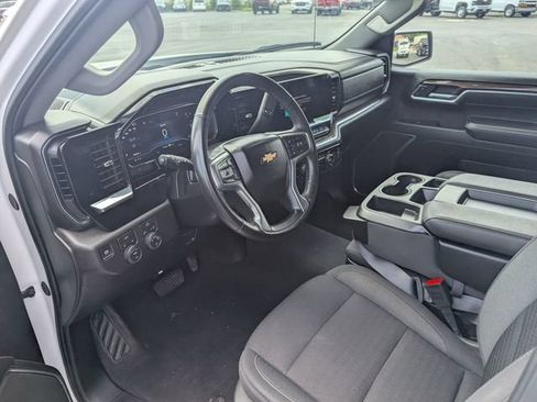 Used 2025 Chevrolet Silverado 1500 LT AWD/4WD image 14
