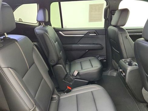 Used 2024 GMC Acadia Elevation w/ Luxury Package AWD/4WD image 22