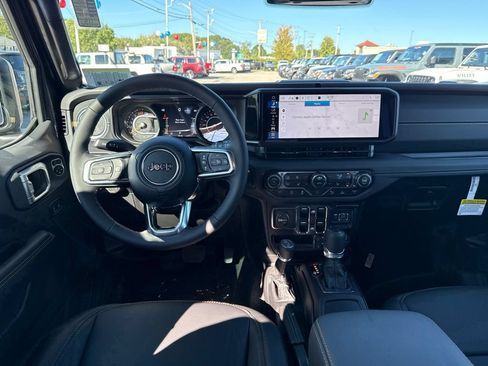 New 2027 Jeep Wrangler Unlimited Sahara AWD/4WD image 18