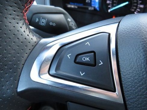 Certified 2022 Ford Edge ST-Line image 24