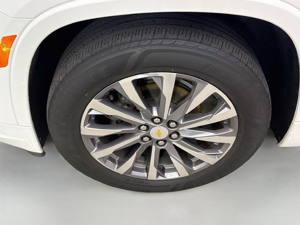Used 2023 Chevrolet Traverse Premier AWD/4WD image 35
