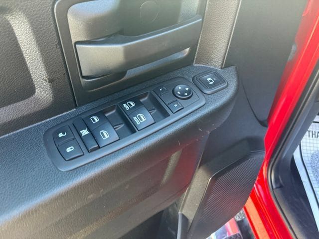 Used 2024 RAM 3500 Tradesman w/ Chrome Appearance Group AWD/4WD image 21