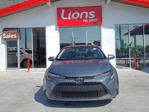 Used 2020 Toyota Corolla LE FWD image 1
