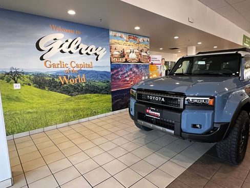 Used 2015 Toyota Tacoma PreRunner w/ SR5 Package image 18