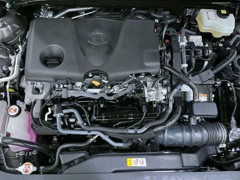 Used 2023 Toyota Camry LE image 27