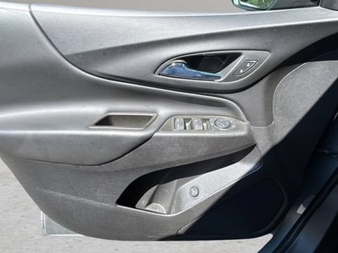 Used 2024 Chevrolet Equinox LT FWD image 17