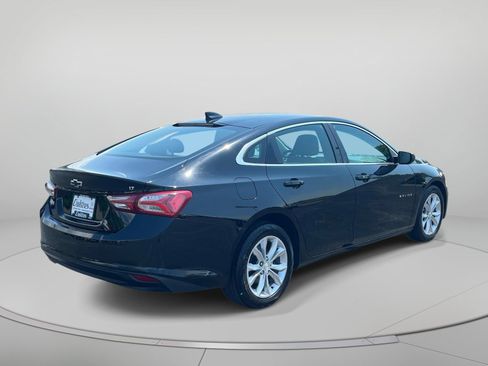Used 2019 Chevrolet Malibu LT w/ Leather Package FWD image 3