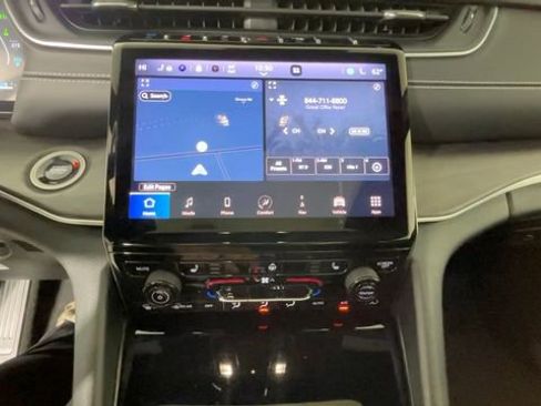 Used 2024 Jeep Grand Cherokee Limited 4xe AWD/4WD image 31