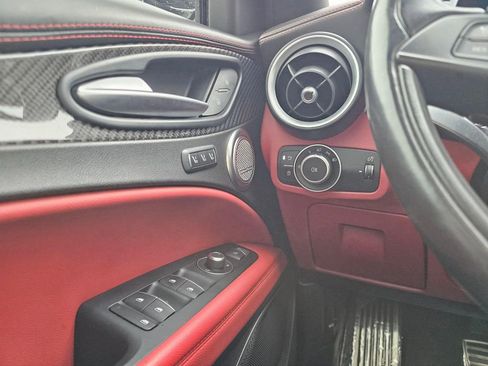Used 2019 Alfa Romeo Stelvio Quadrifoglio image 34