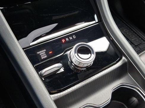 New 2025 Jeep Grand Cherokee L Limited w/ Black Appearance Package image 18