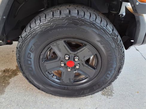 Used 2020 Jeep Gladiator Sport w/ Quick Order Package 24S image 7