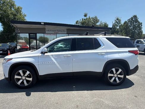 Used 2019 Chevrolet Traverse LT w/ LT Premium Package AWD/4WD image 4