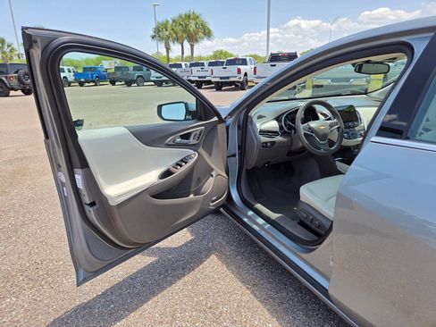 Used 2024 Chevrolet Malibu LT FWD image 12