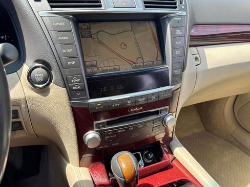 Used 2011 Lexus LS 460 L w/ Luxury Pkg AWD/4WD image 19