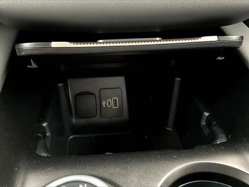 Certified 2025 Ford Explorer Active image 27