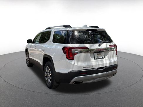 Used 2023 GMC Acadia SLT FWD image 5