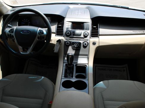 Used 2016 Ford Taurus SE image 16