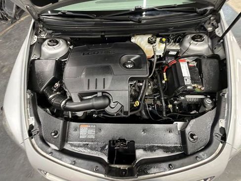 Used 2011 Chevrolet Malibu LS image 27