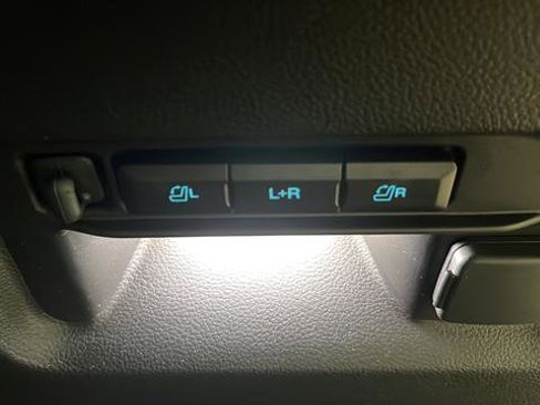 Used 2023 Ford Explorer Limited w/ Hybrid Equipment Group 310A AWD/4WD image 31