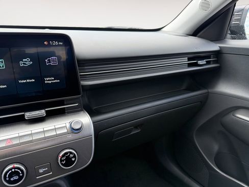 Certified 2025 Hyundai Kona SE image 19