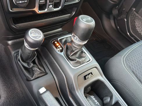 Used 2021 Jeep Wrangler Unlimited Sport AWD/4WD image 27