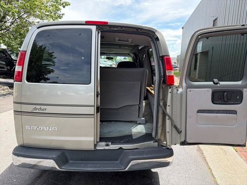 Used 2003 GMC Savana 1500 w/ Preferred Equipment Group 3 RWD image 19