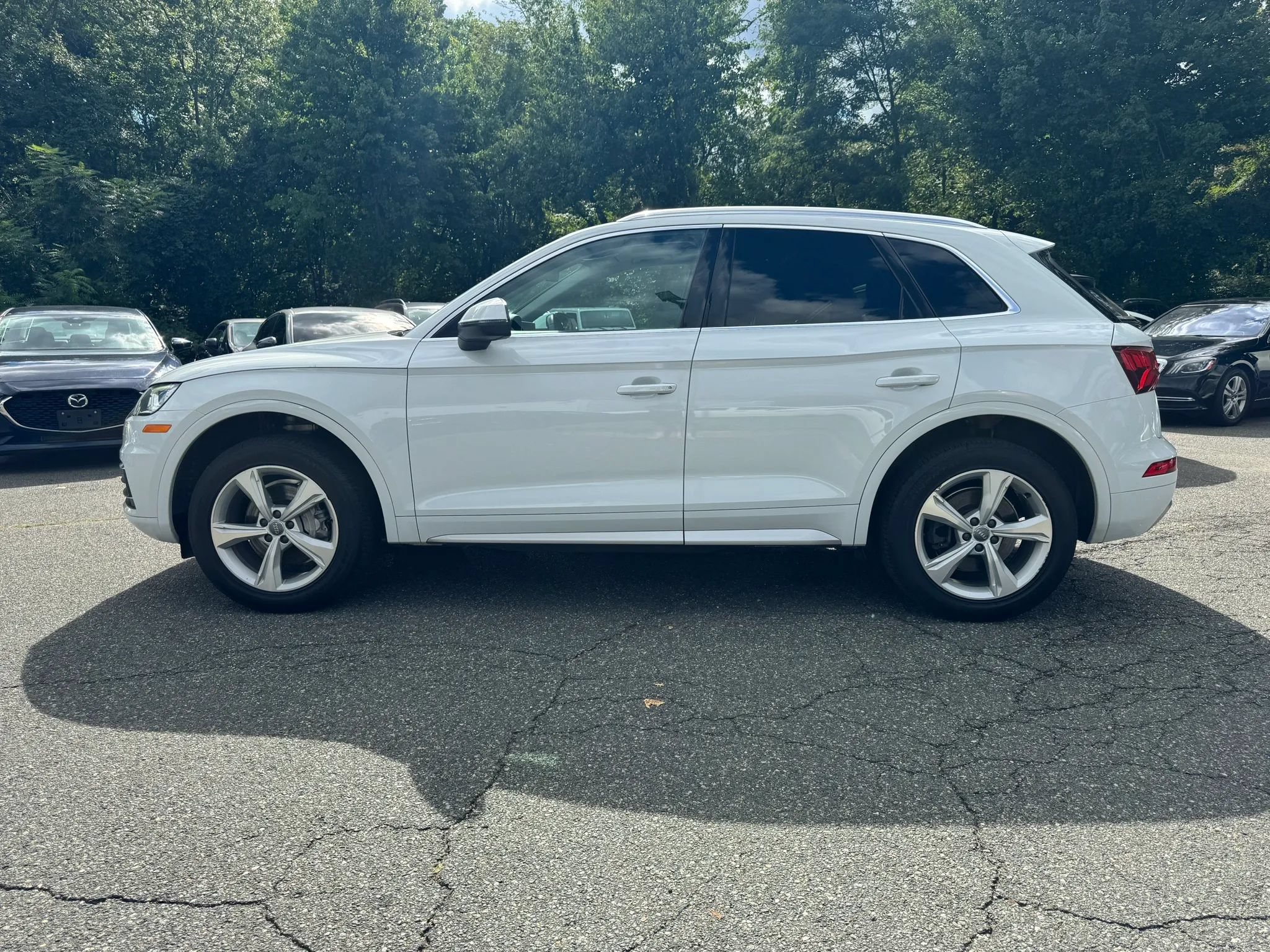Used 2020 Audi Q5 2.0T Premium Plus w/ Premium Plus Package AWD/4WD image 2