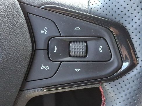 Used 2025 Chevrolet Trax RS w/ Driver Confidence Package FWD image 21