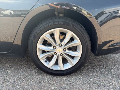 Used 2025 Chevrolet Malibu LT FWD image 17
